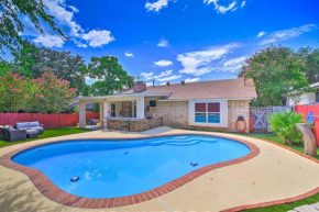 San Antonio Oasis with Yard, Pool and Outdoor Bar!